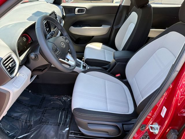 Used 2025 Hyundai Venue SEL FWD image 15