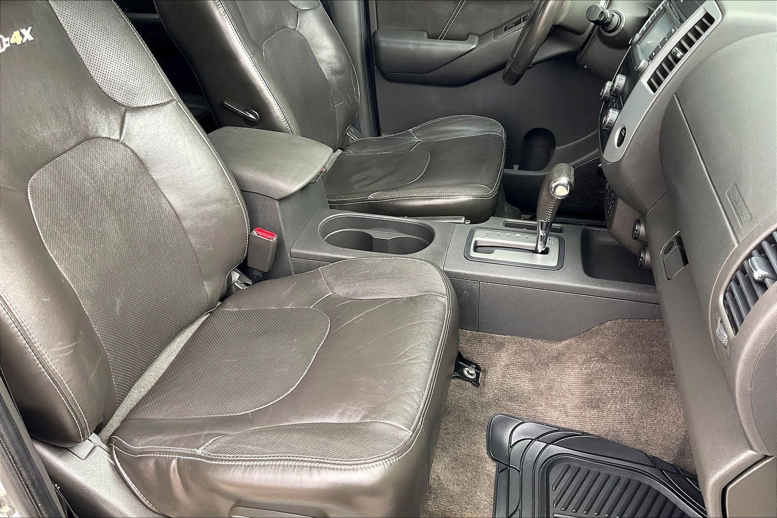 Used 2014 Nissan Frontier PRO-4X w/ Pro-4x Luxury Package image 23