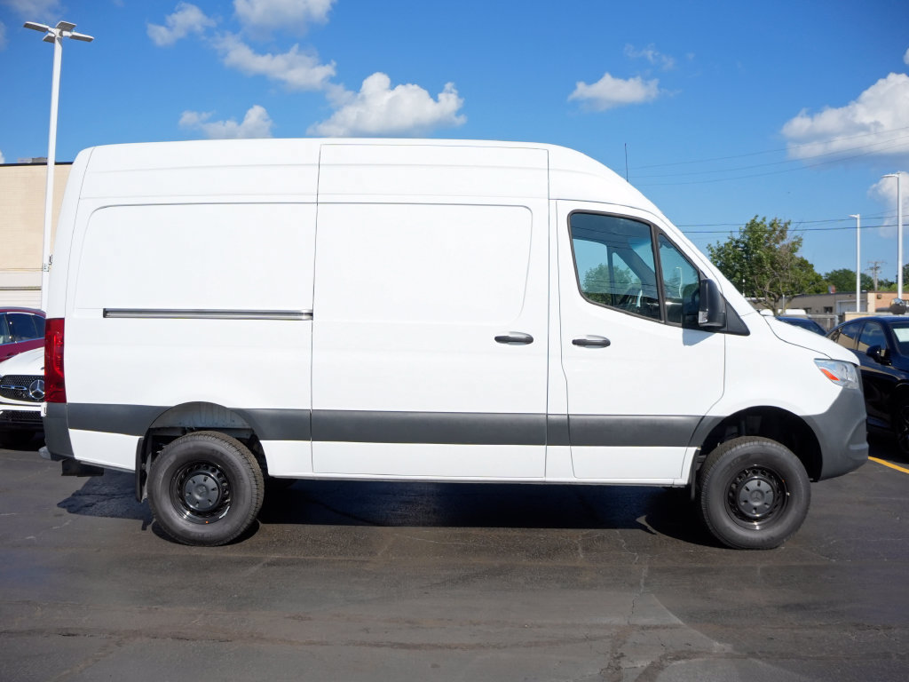 Used 2020 Mercedes-Benz Sprinter 2500 image 2