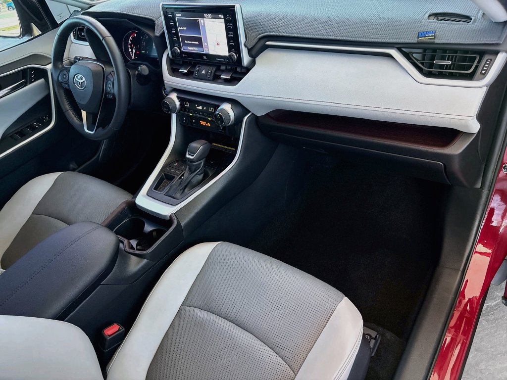 Certified 2021 Toyota RAV4 Limited FWD image 17