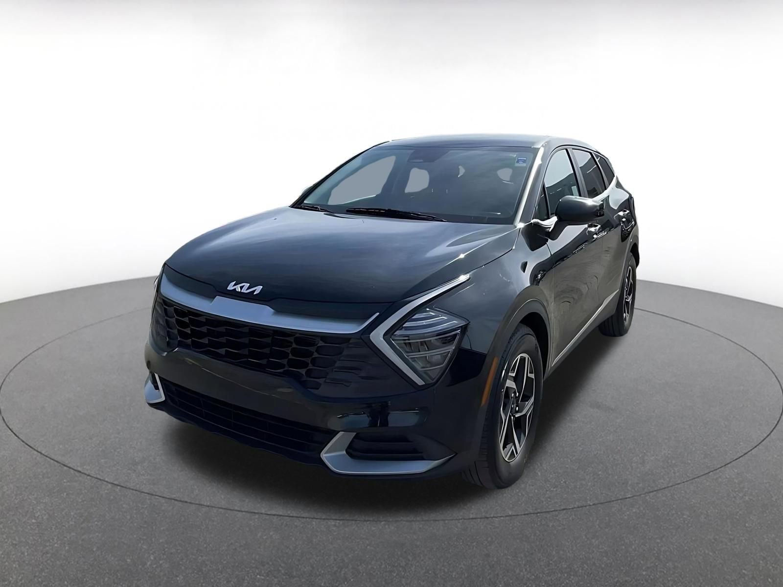 Used 2025 Kia Sportage LX image 7