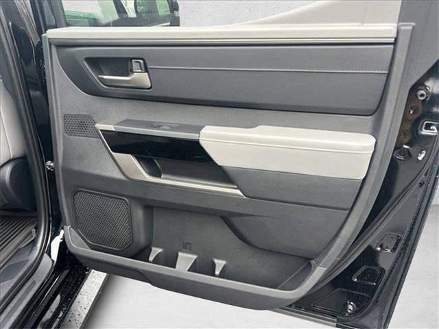 Used 2025 Toyota Tundra Limited AWD/4WD image 16