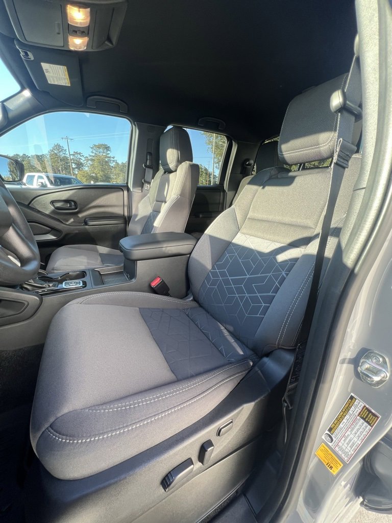 Used 2026 Nissan Frontier SV w/ Tow Package image 12