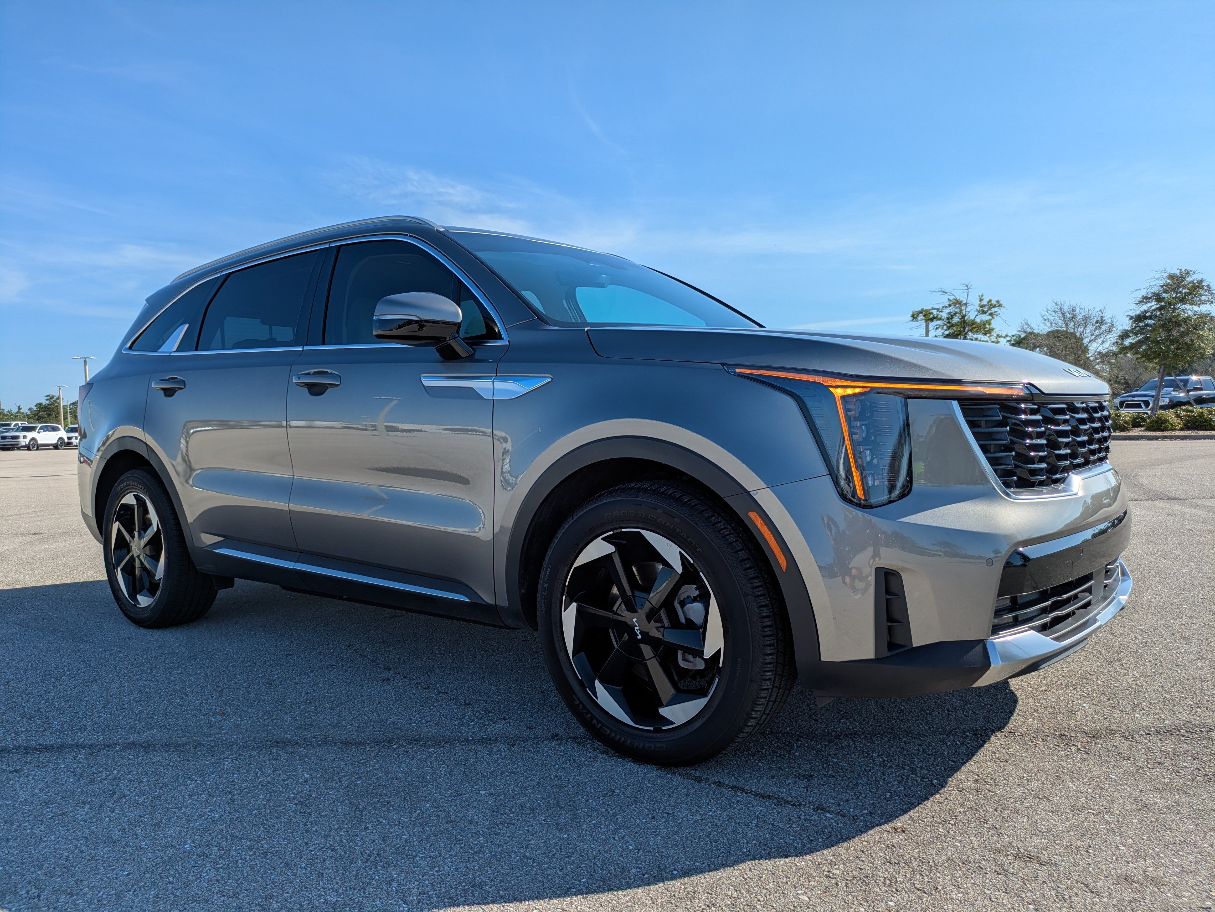 Certified 2026 Kia Sorento EX FWD image 2