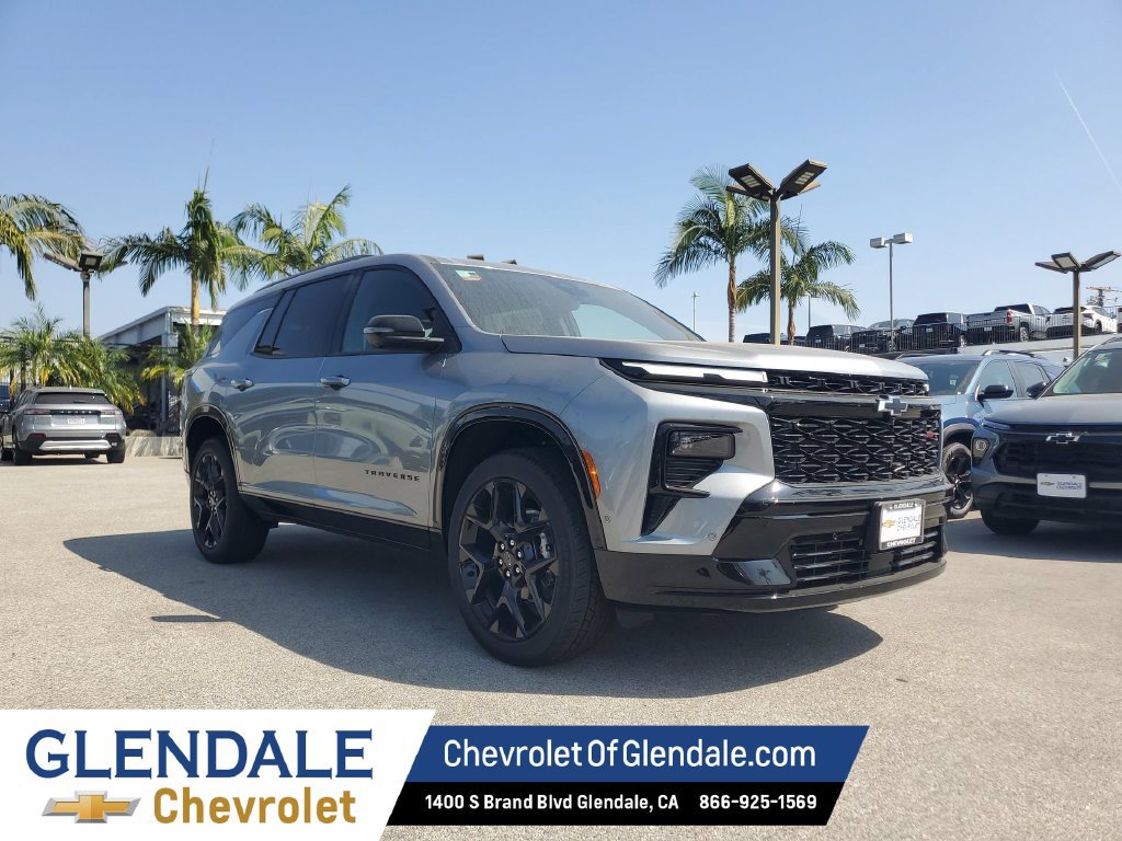 New 2026 Chevrolet Traverse RS w/ LPO, Floor Liner Package FWD image 2