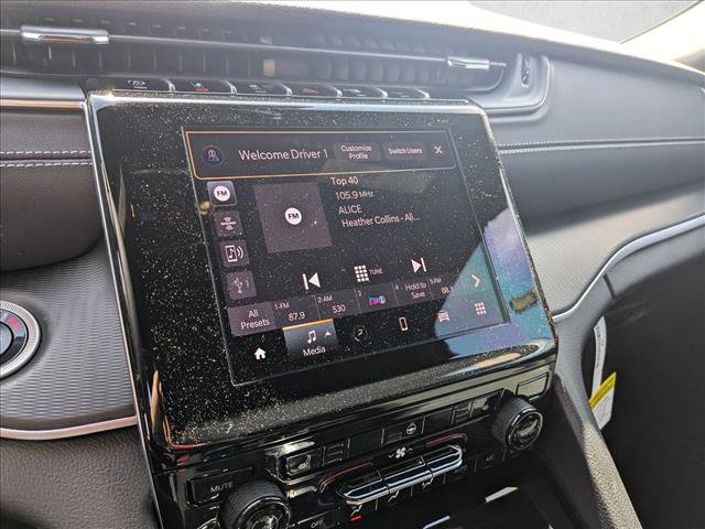 New 2025 Jeep Grand Cherokee Altitude image 11