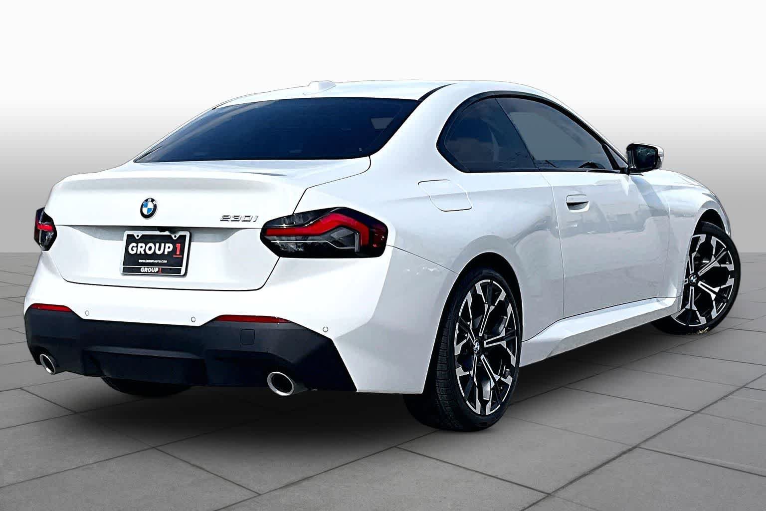 Used 2026 BMW 230i Coupe w/ Convenience Package RWD image 12