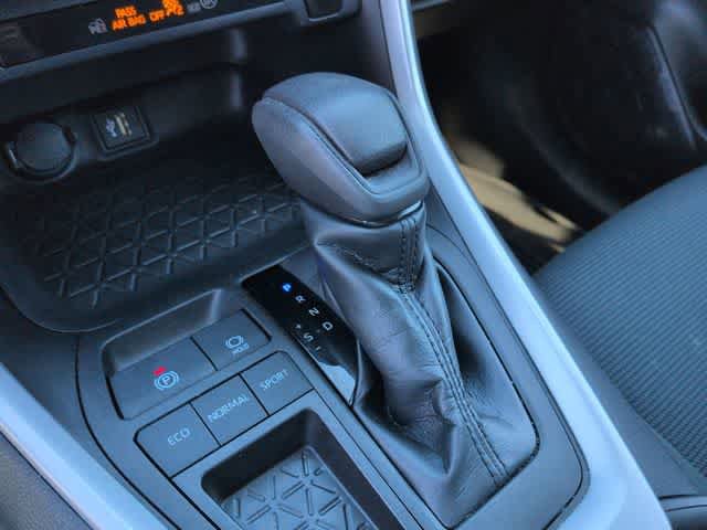 Used 2023 Toyota RAV4 LE FWD image 30