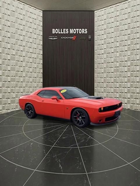 Used 2016 Dodge Challenger R/T Scat Pack RWD image 2