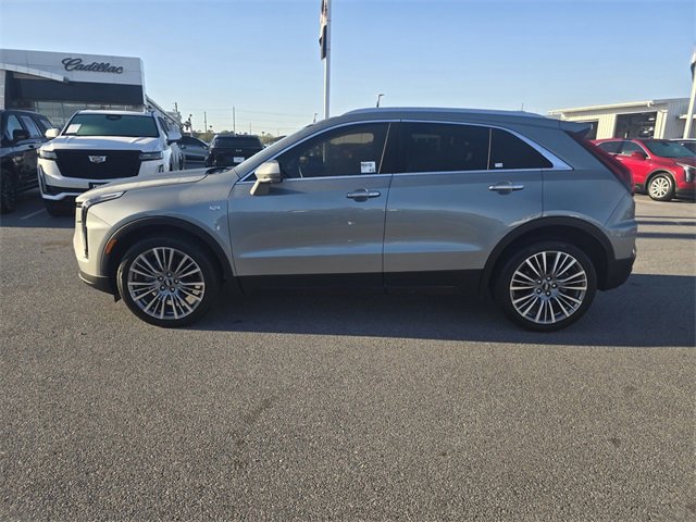 Used 2025 Cadillac XT4 Premium Luxury image 15
