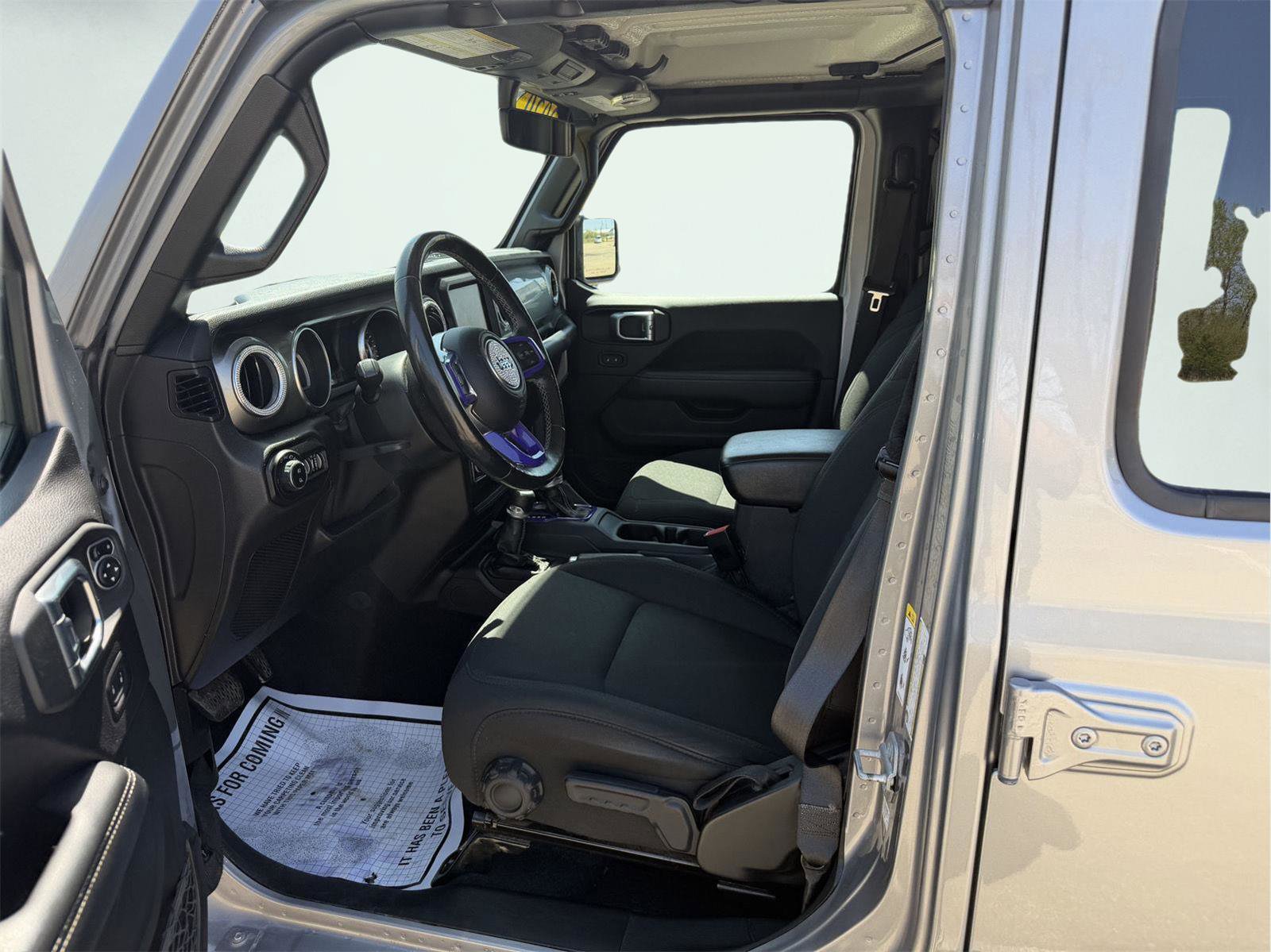 Used 2020 Jeep Gladiator Overland image 12