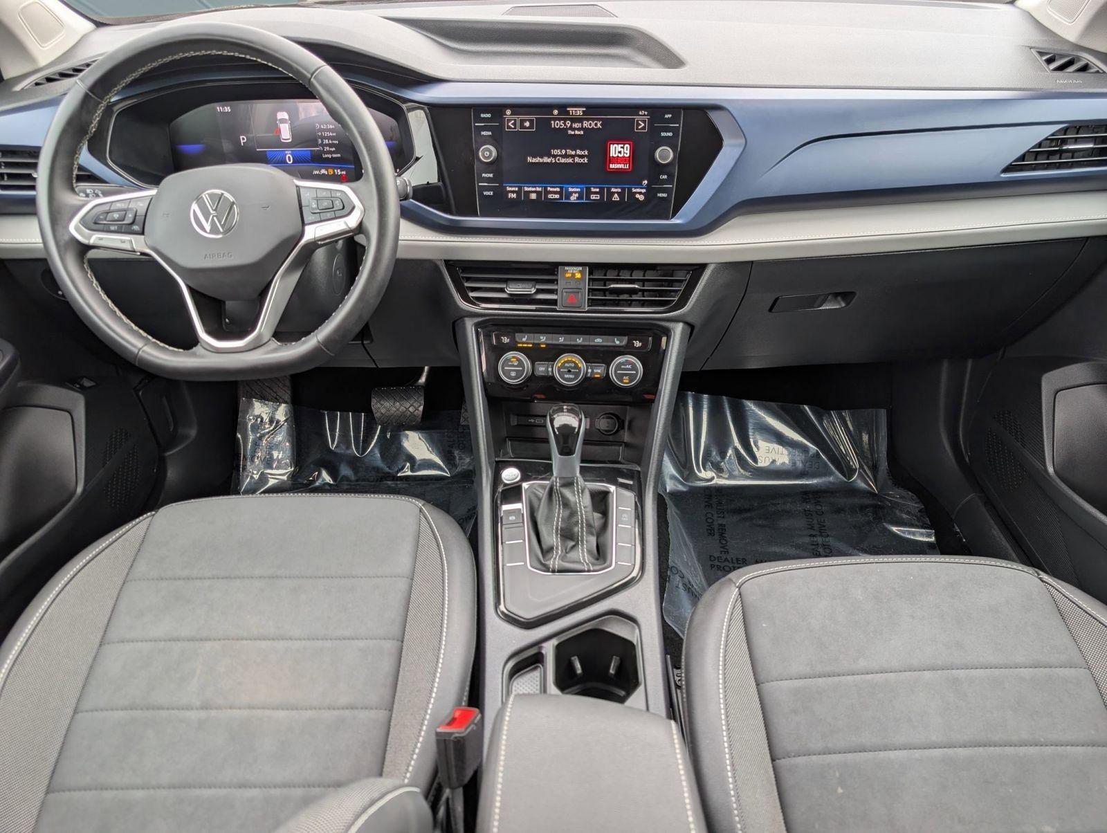 Used 2024 Volkswagen Taos SE image 15