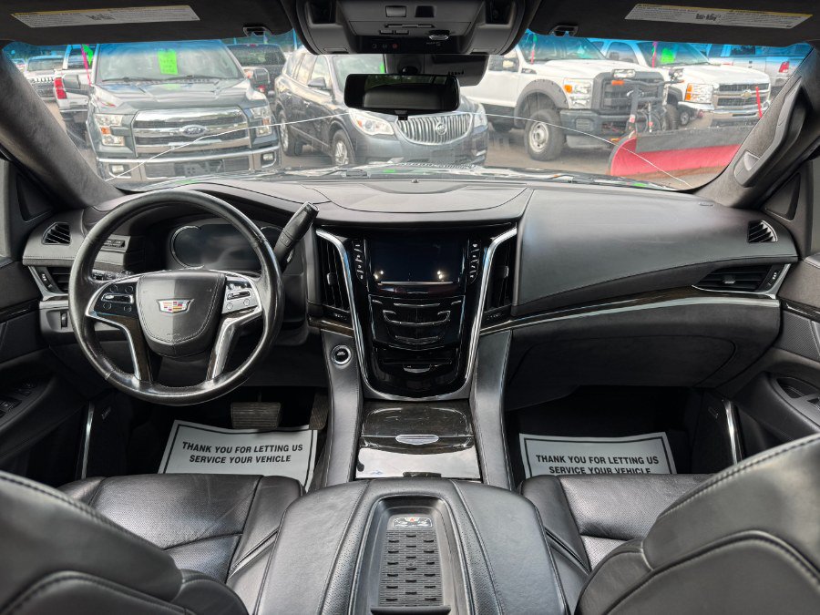 Used 2017 Cadillac Escalade ESV Platinum AWD/4WD image 22