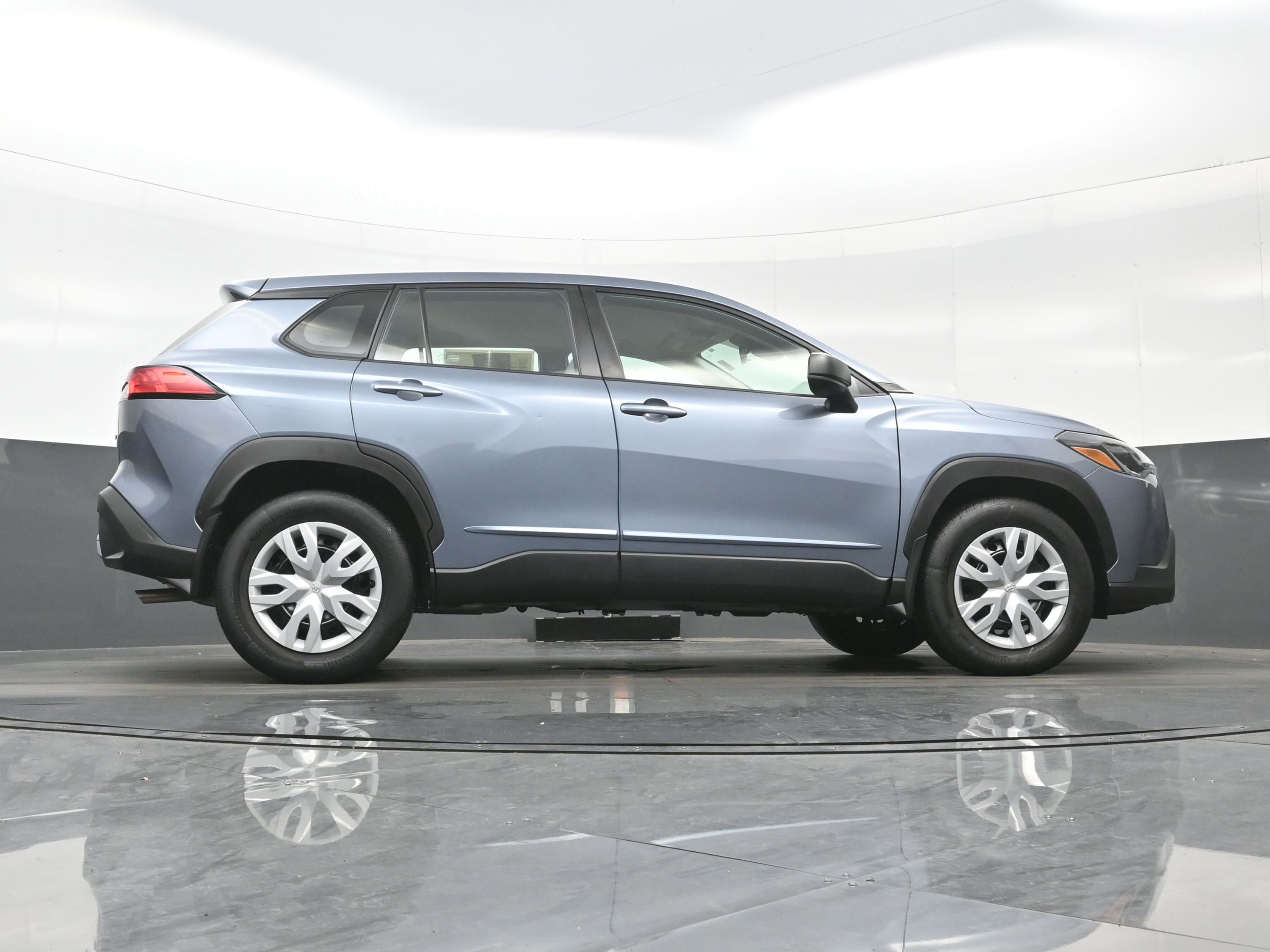 Used 2023 Toyota Corolla Cross L image 30