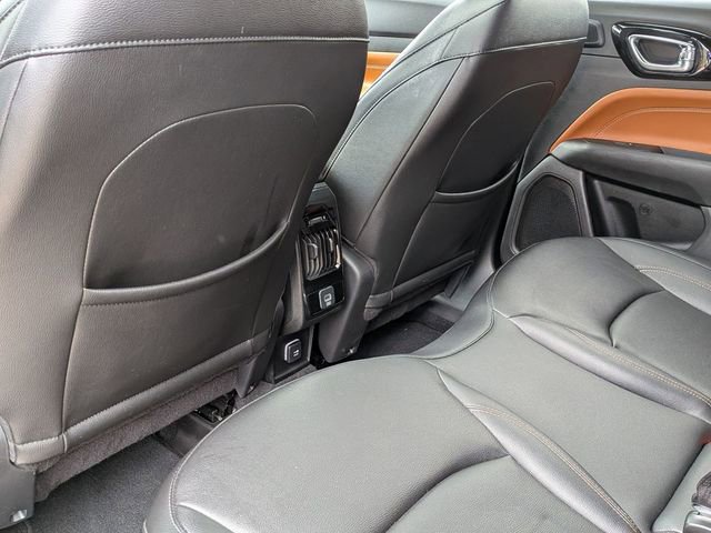 Used 2024 Jeep Compass Limited w/ Sun and Sound Group AWD/4WD image 27
