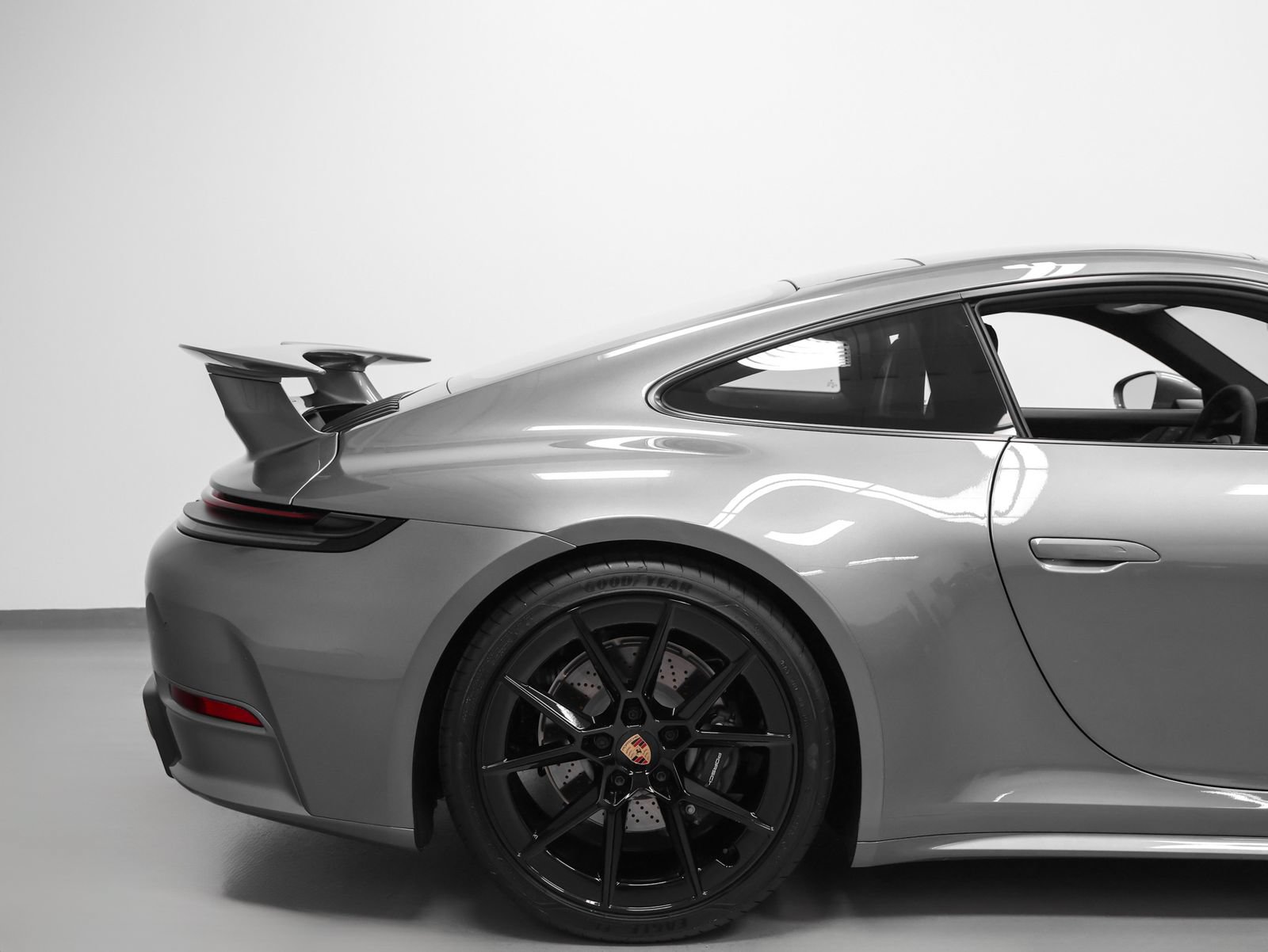 Certified 2026 Porsche 911 Carrera T RWD image 15