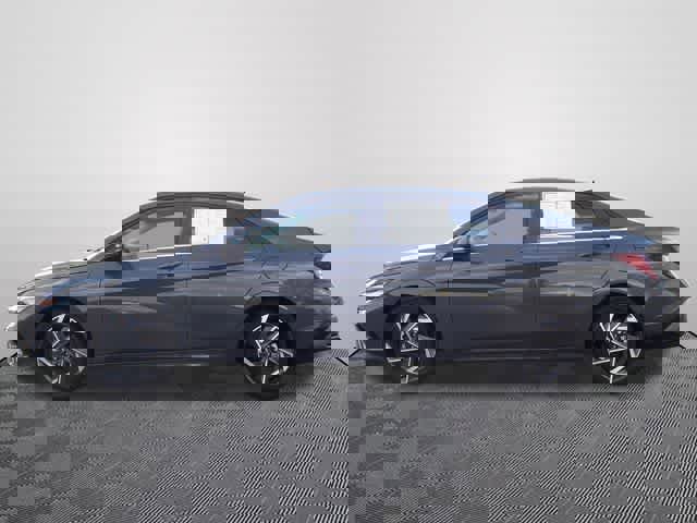 Used 2025 Hyundai Elantra SEL FWD image 2