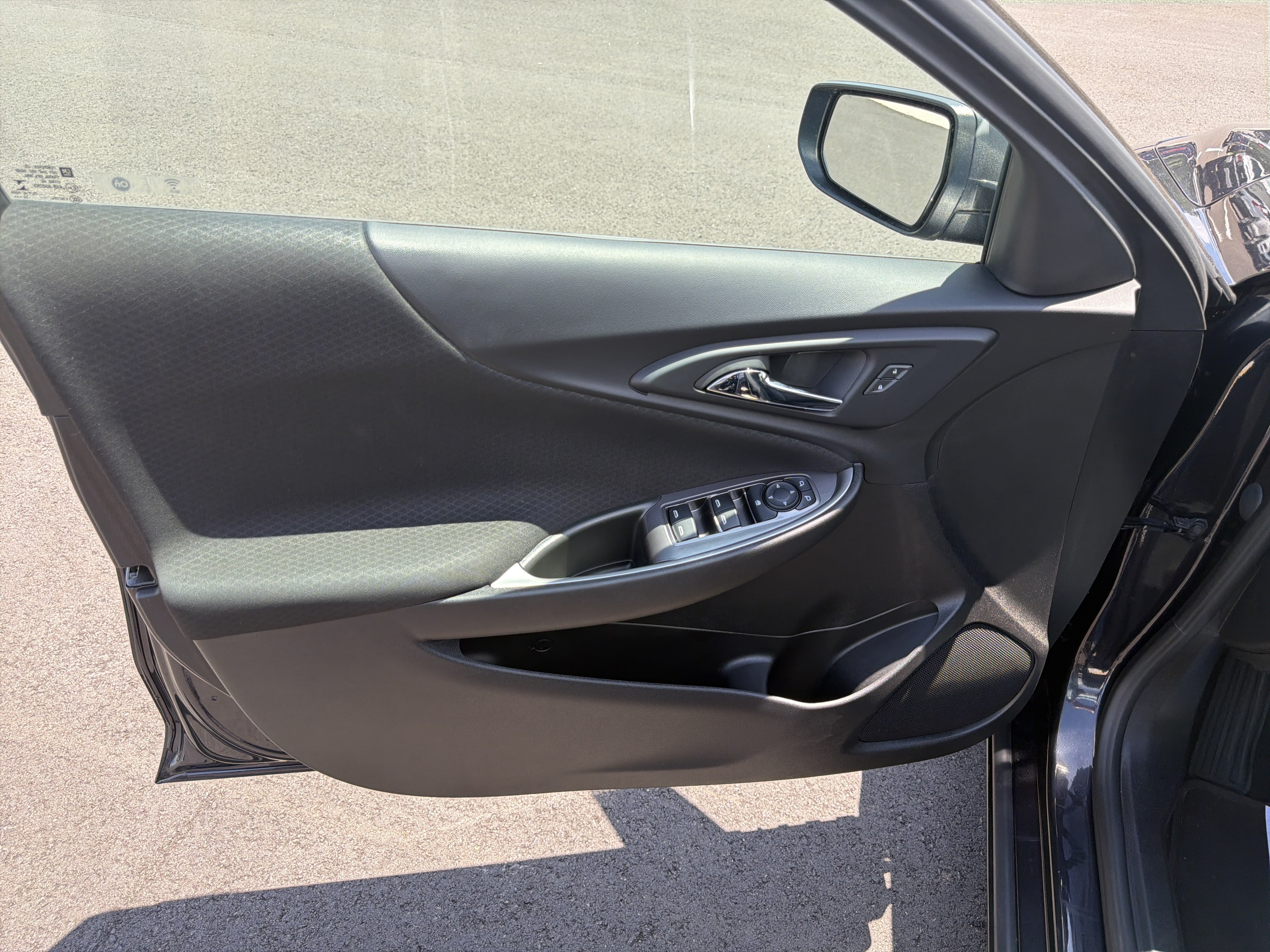 Used 2023 Chevrolet Malibu LS FWD image 32