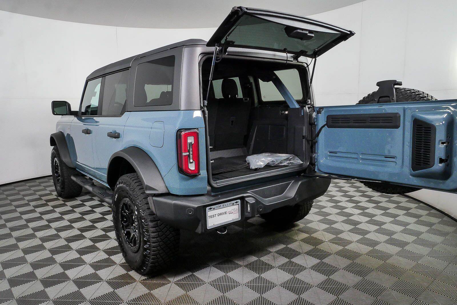 Used 2023 Ford Bronco Wildtrak AWD/4WD image 30
