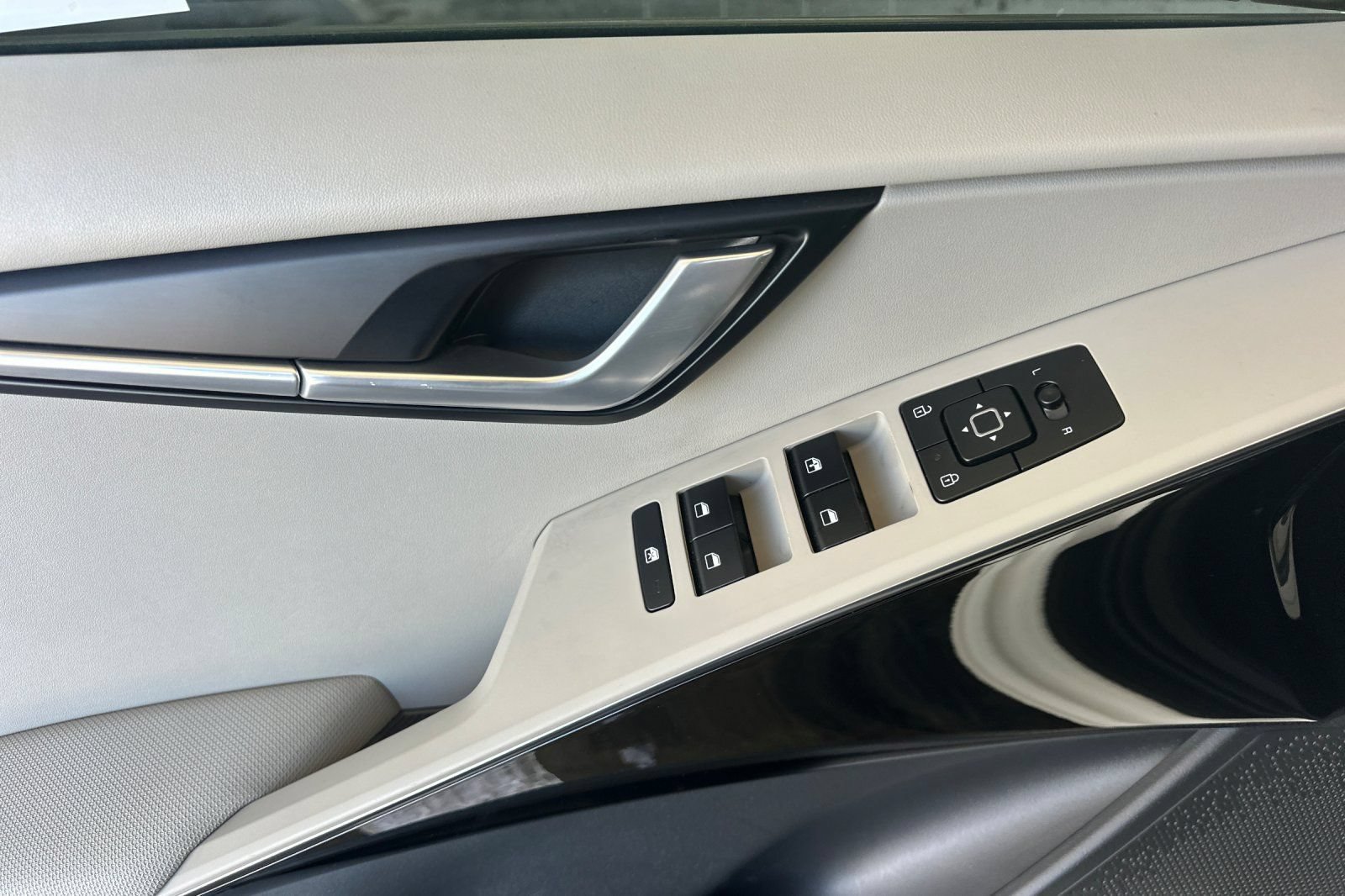 Certified 2023 Kia Niro Wind FWD image 11