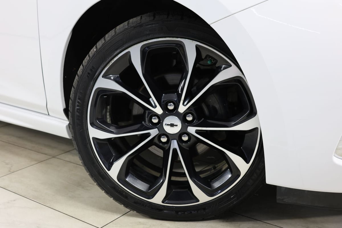 Used 2019 Chevrolet Cruze Premier w/ Sun And Sound Package FWD image 13