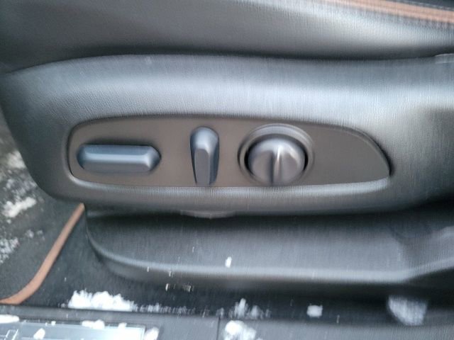 Used 2023 GMC Acadia AT4 image 41