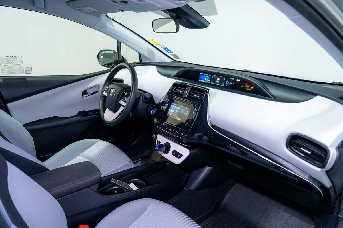 Used 2017 Toyota Prius Two w/ Prius Two Safety Plus Package FWD image 17