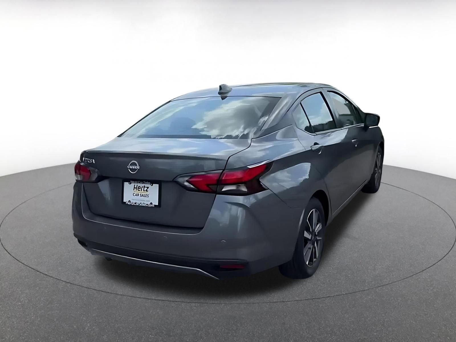 Used 2025 Nissan Versa SV image 14