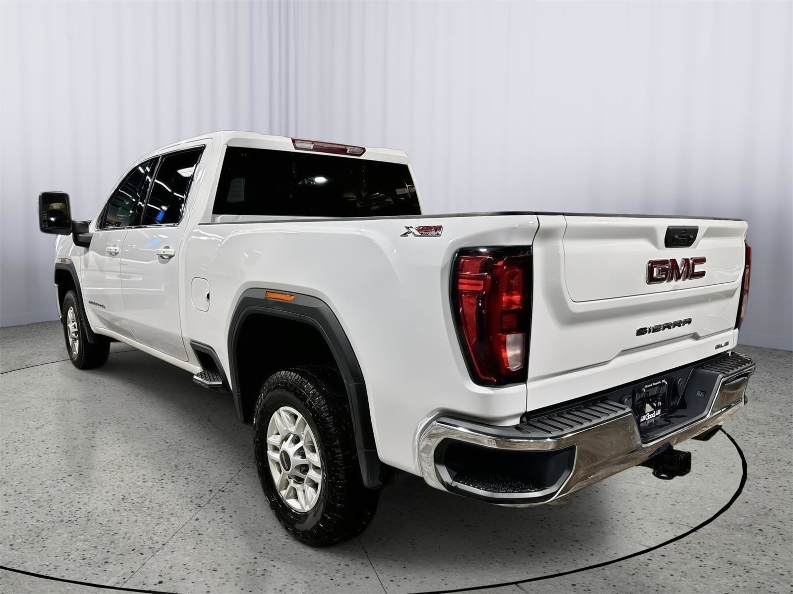 Used 2023 GMC Sierra 2500 SLE w/ SLE Convenience Package image 10
