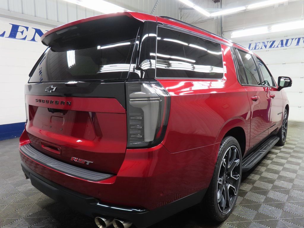 Used 2025 Chevrolet Suburban RST w/ Advanced Technology Package AWD/4WD image 4
