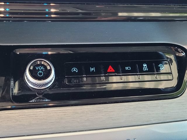Used 2025 Ford Expedition Platinum AWD/4WD image 21