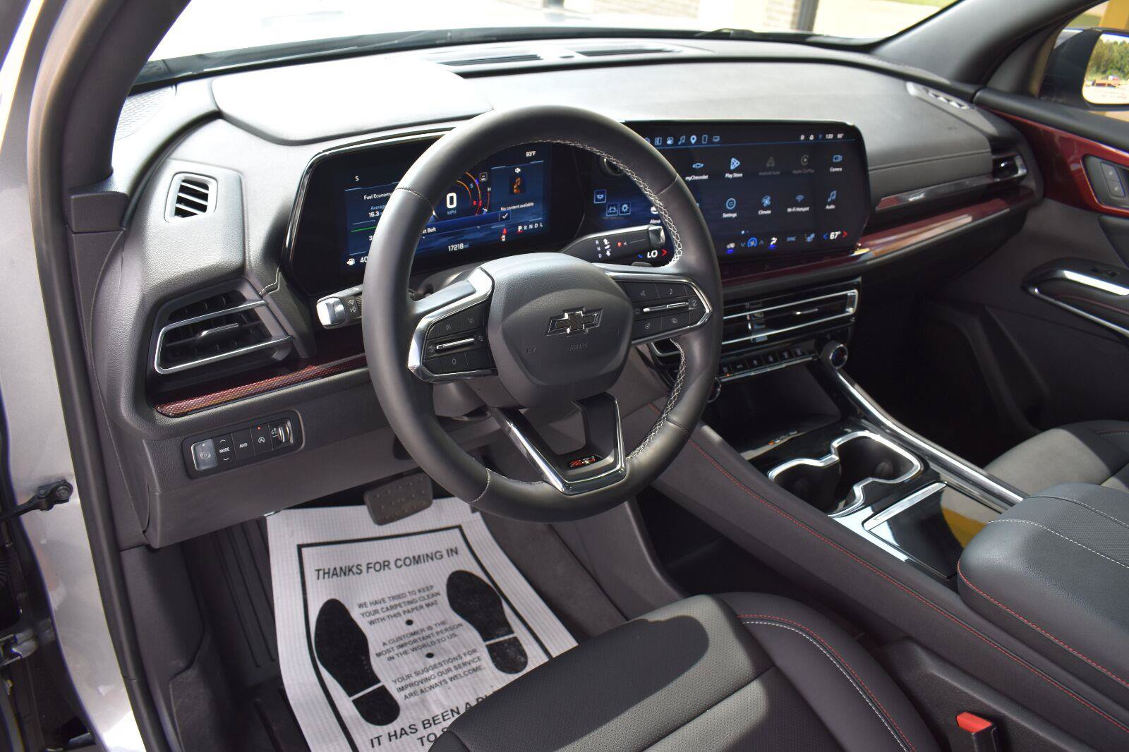 Used 2025 Chevrolet Traverse Z71 w/ Driver Confidence Package AWD/4WD image 31