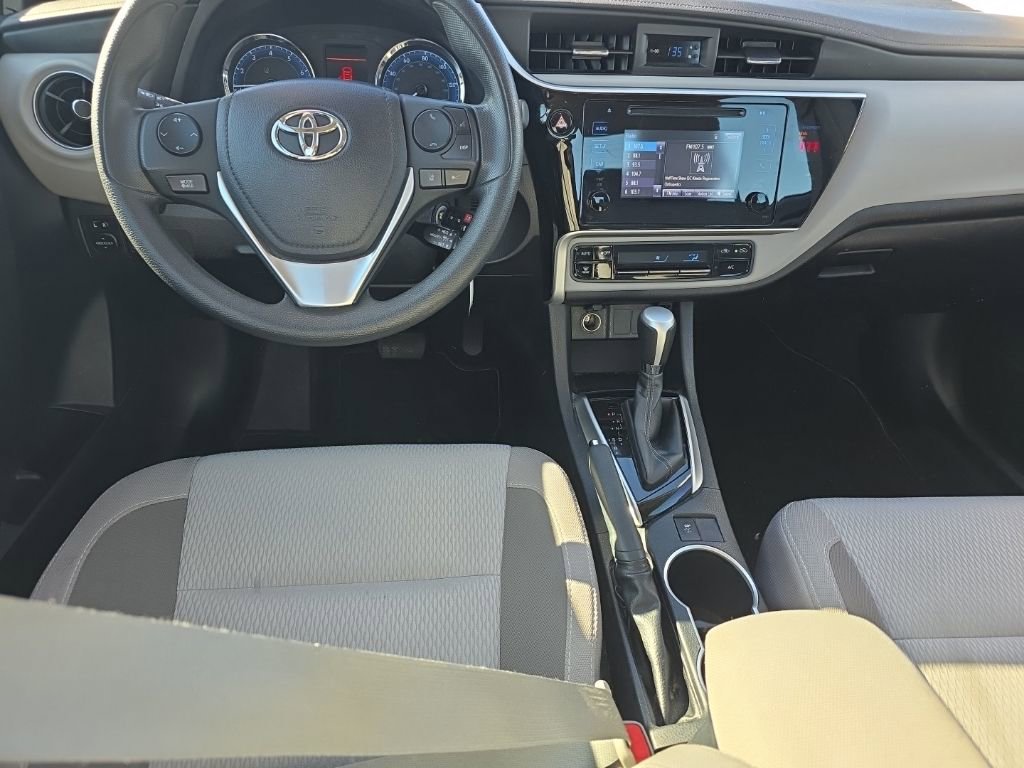 Used 2018 Toyota Corolla LE image 18