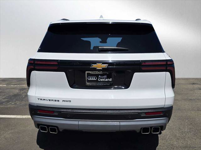 Used 2025 Chevrolet Traverse LT AWD/4WD image 4