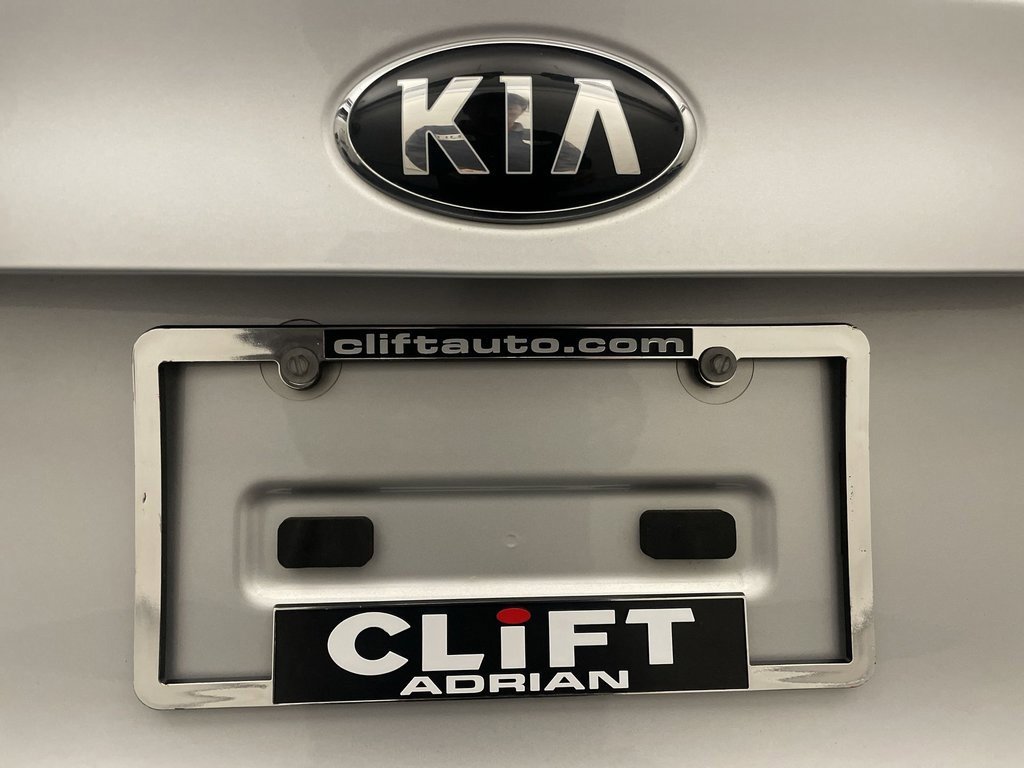 Used 2017 Kia Forte LX image 21