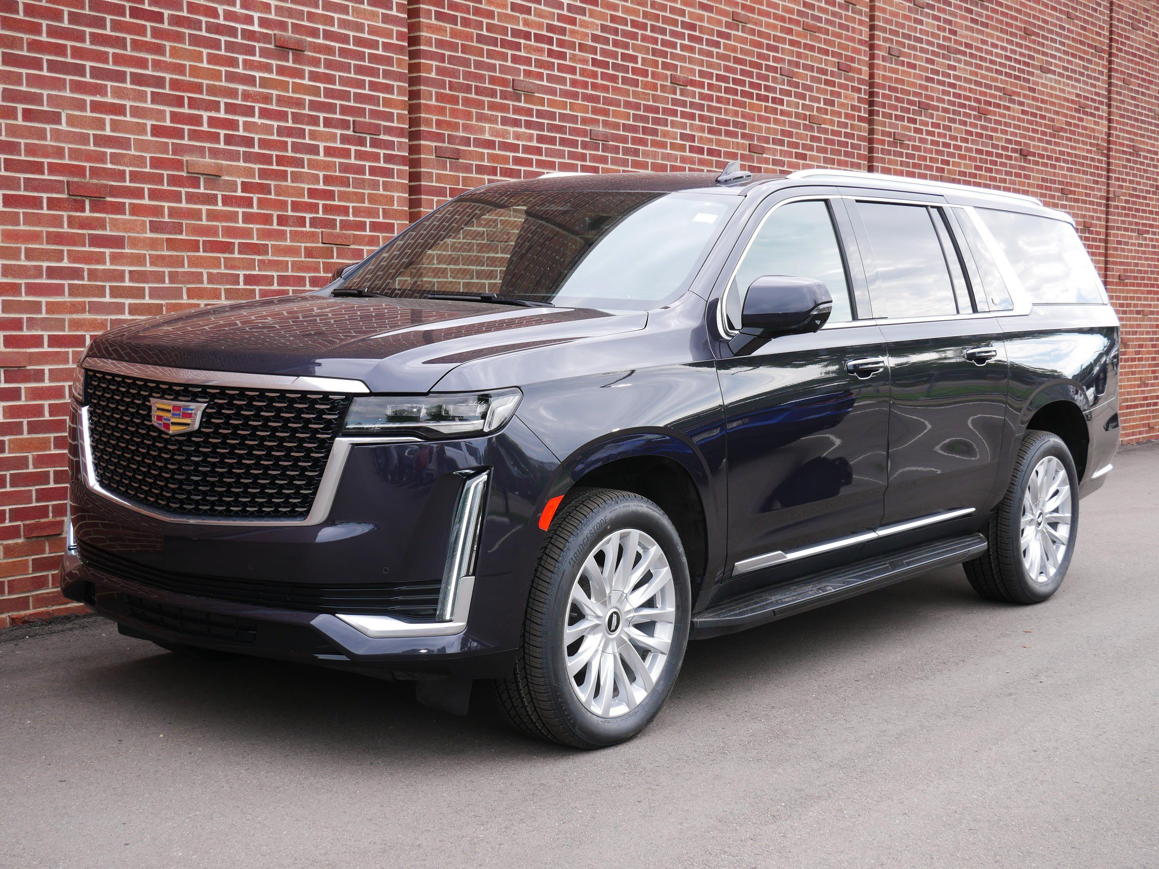 Certified 2024 Cadillac Escalade ESV Luxury AWD/4WD image 1