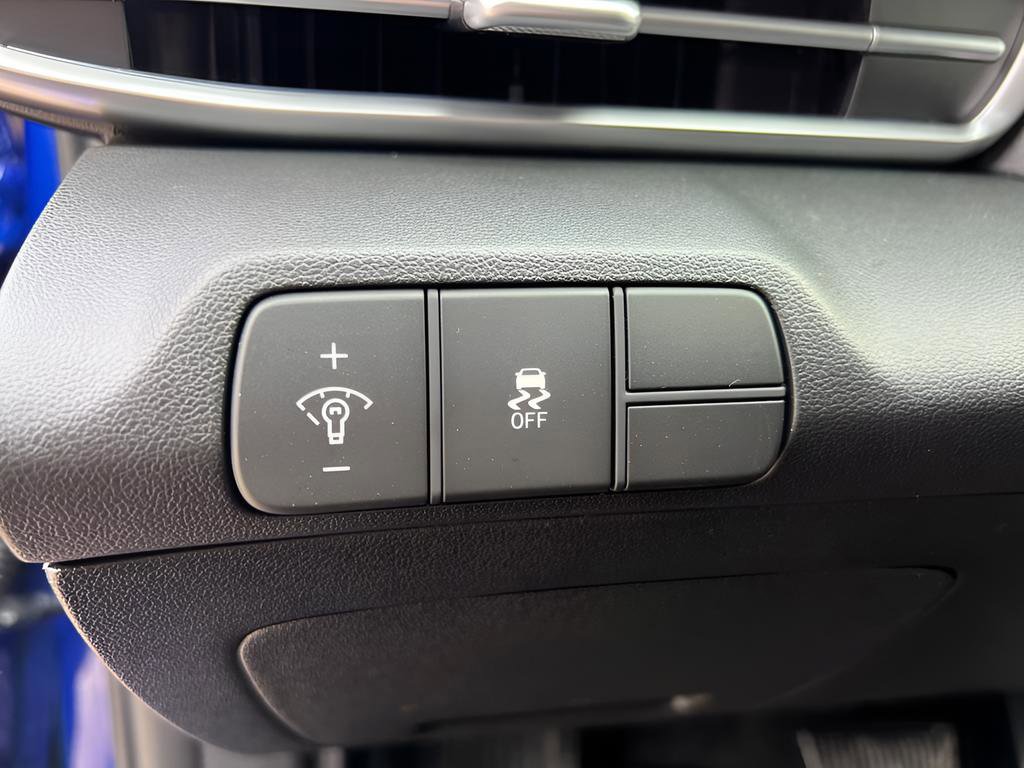 Used 2025 Hyundai Elantra SEL w/ Cargo Package image 23