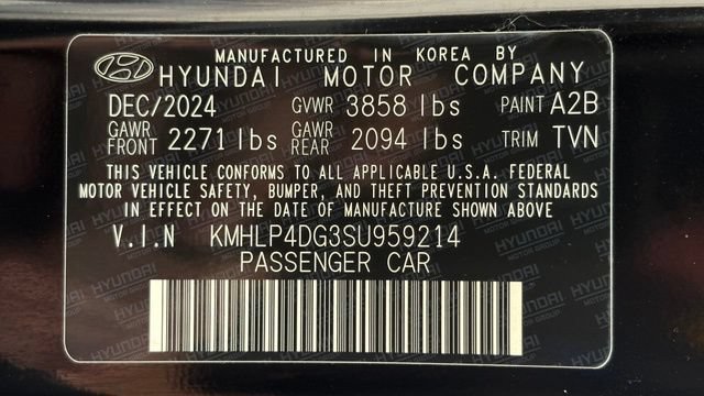 Used 2025 Hyundai Elantra Limited FWD image 41