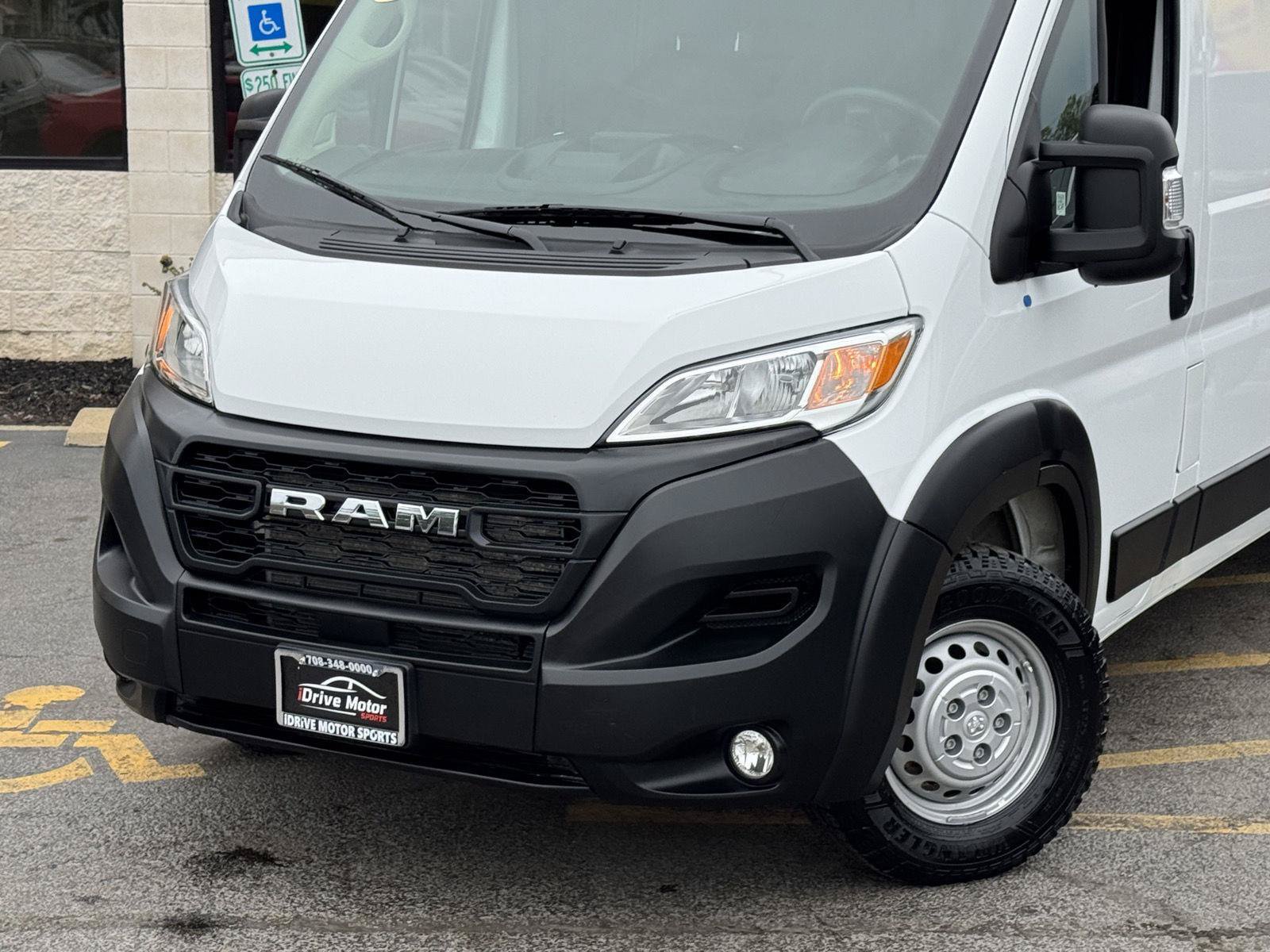Used 2025 RAM ProMaster 2500 w/ Convenience Group FWD image 3