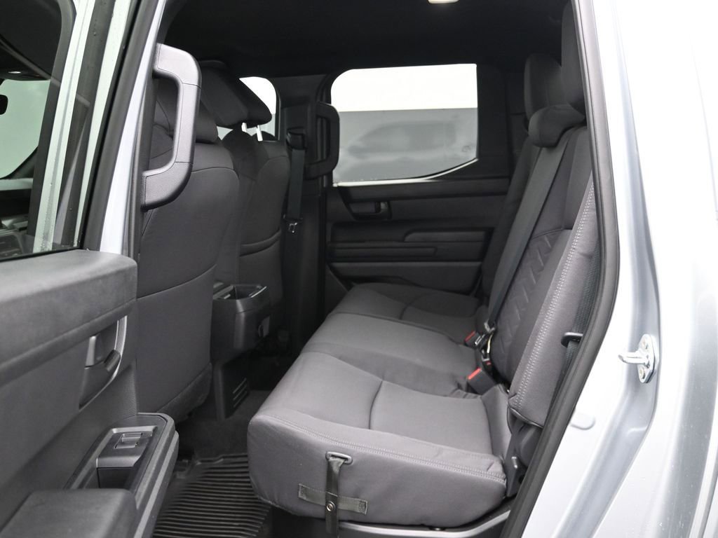 Used 2025 Toyota Tacoma SR5 AWD/4WD image 15