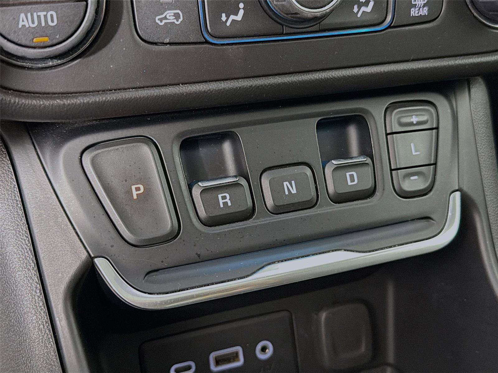 Used 2018 GMC Terrain SLE w/ Driver Convenience Package AWD/4WD image 18