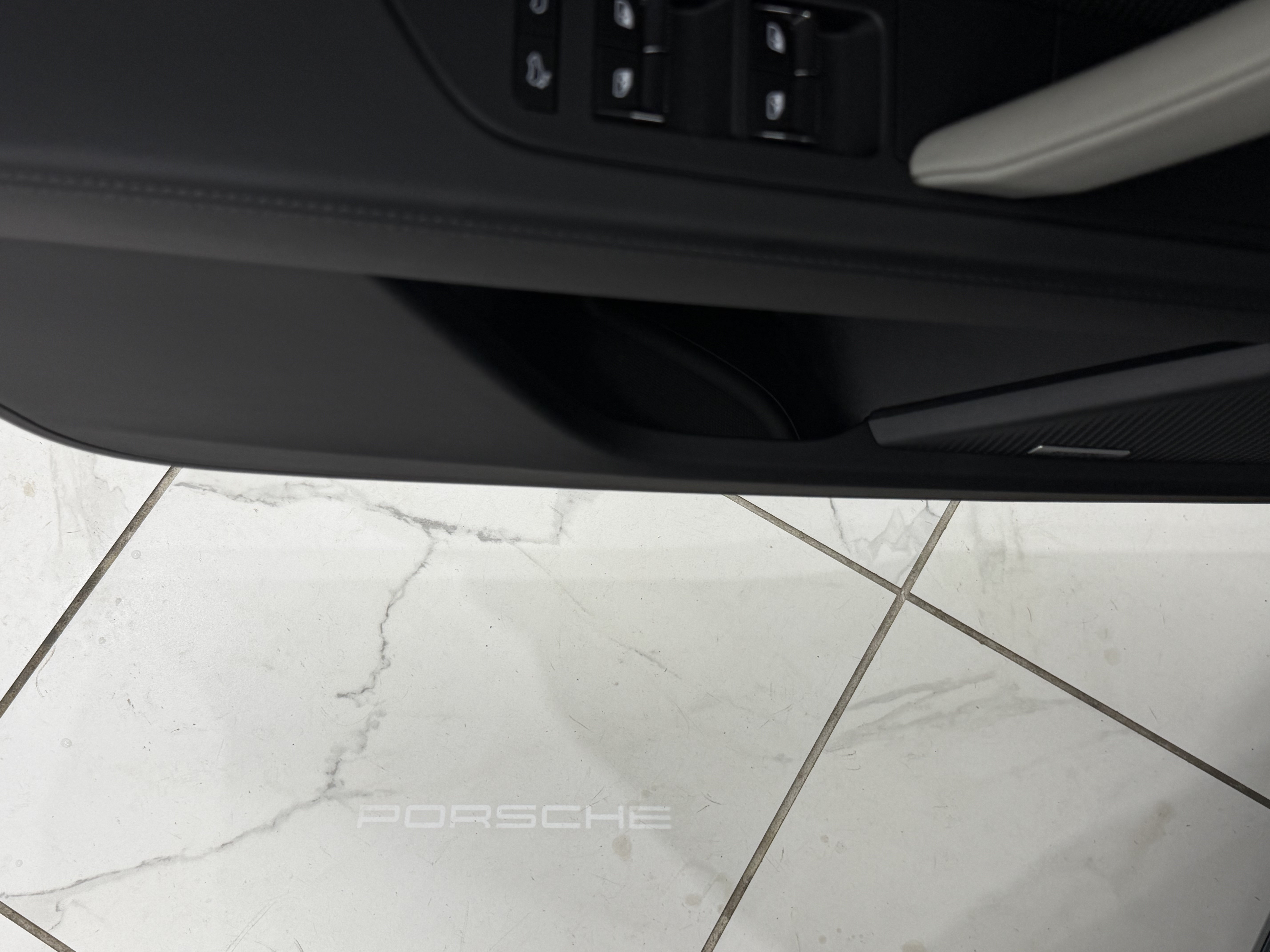 New 2026 Porsche Cayenne Electric AWD/4WD image 28