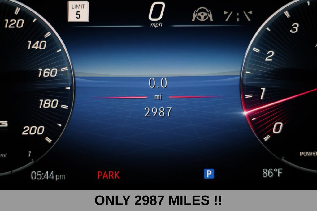 Used 2025 Mercedes-Benz G 63 AMG 4MATIC w/ AMG Offroad Package Pro image 8