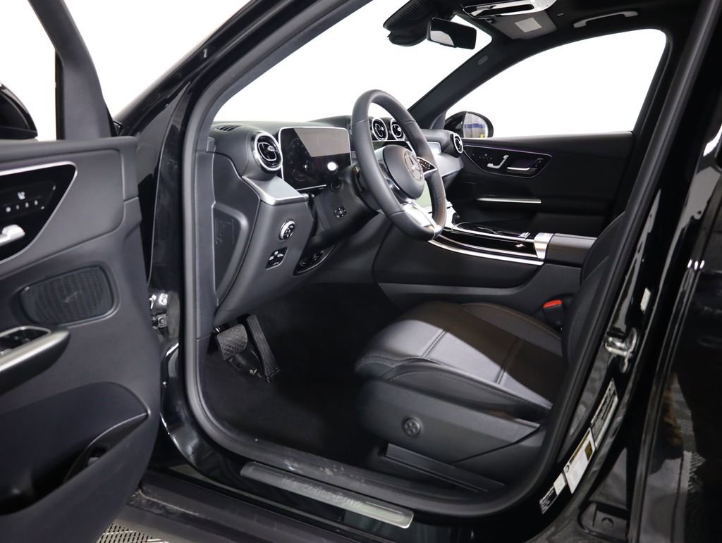 Used 2026 Mercedes-Benz GLC 300 4MATIC image 28