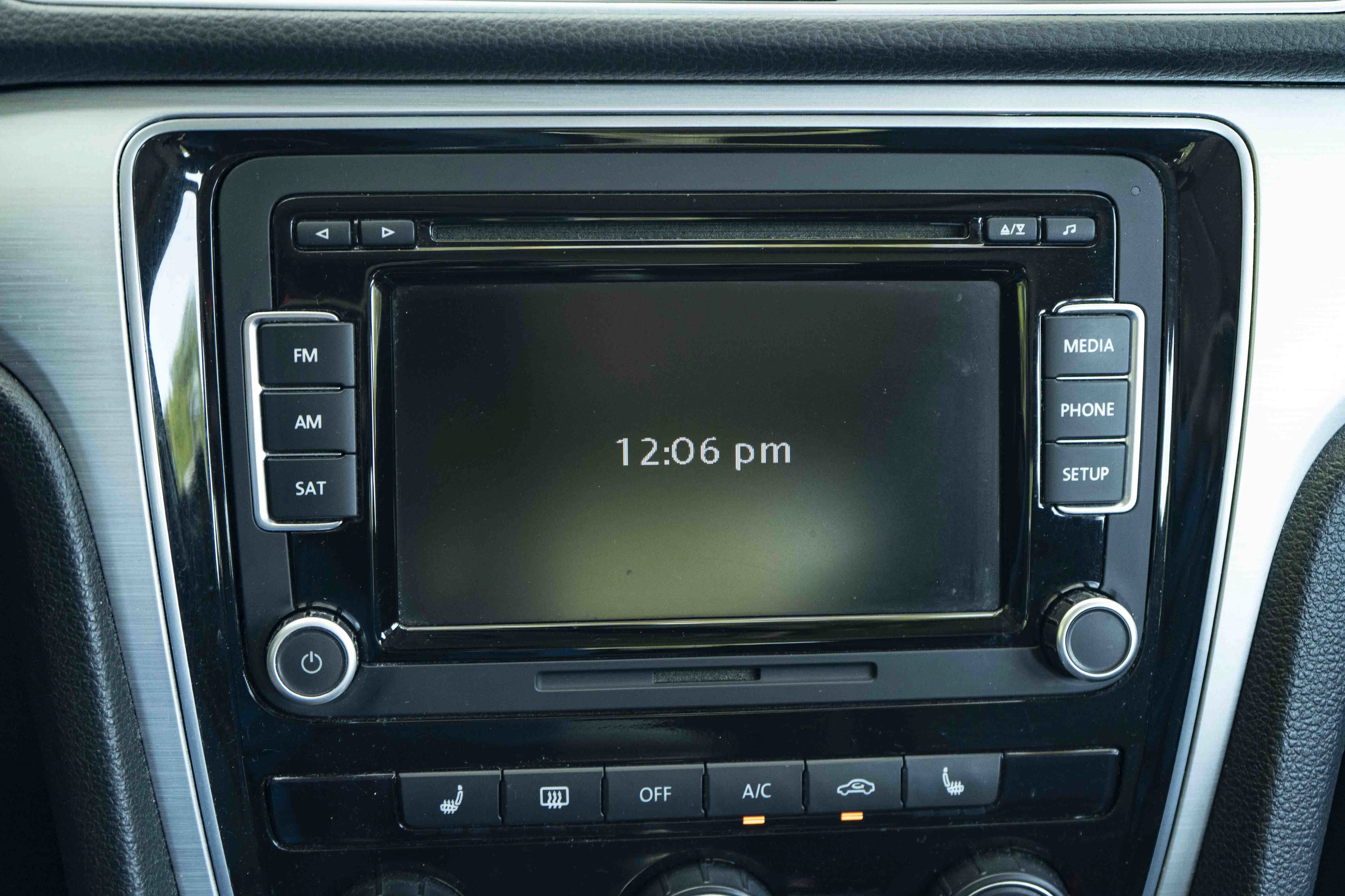 Used 2013 Volkswagen Passat 2.5 SE FWD image 28
