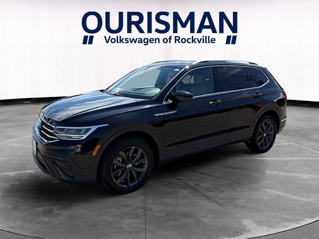 Used 2023 Volkswagen Tiguan SE w/ Panoramic Sunroof Package AWD/4WD image 2