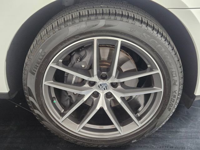 Used 2024 Porsche Macan image 9