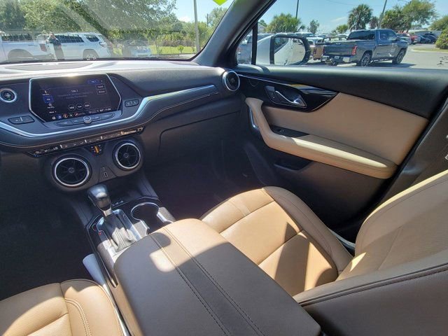 Used 2021 Chevrolet Blazer Premier w/ Driver Confidence II Package FWD image 3