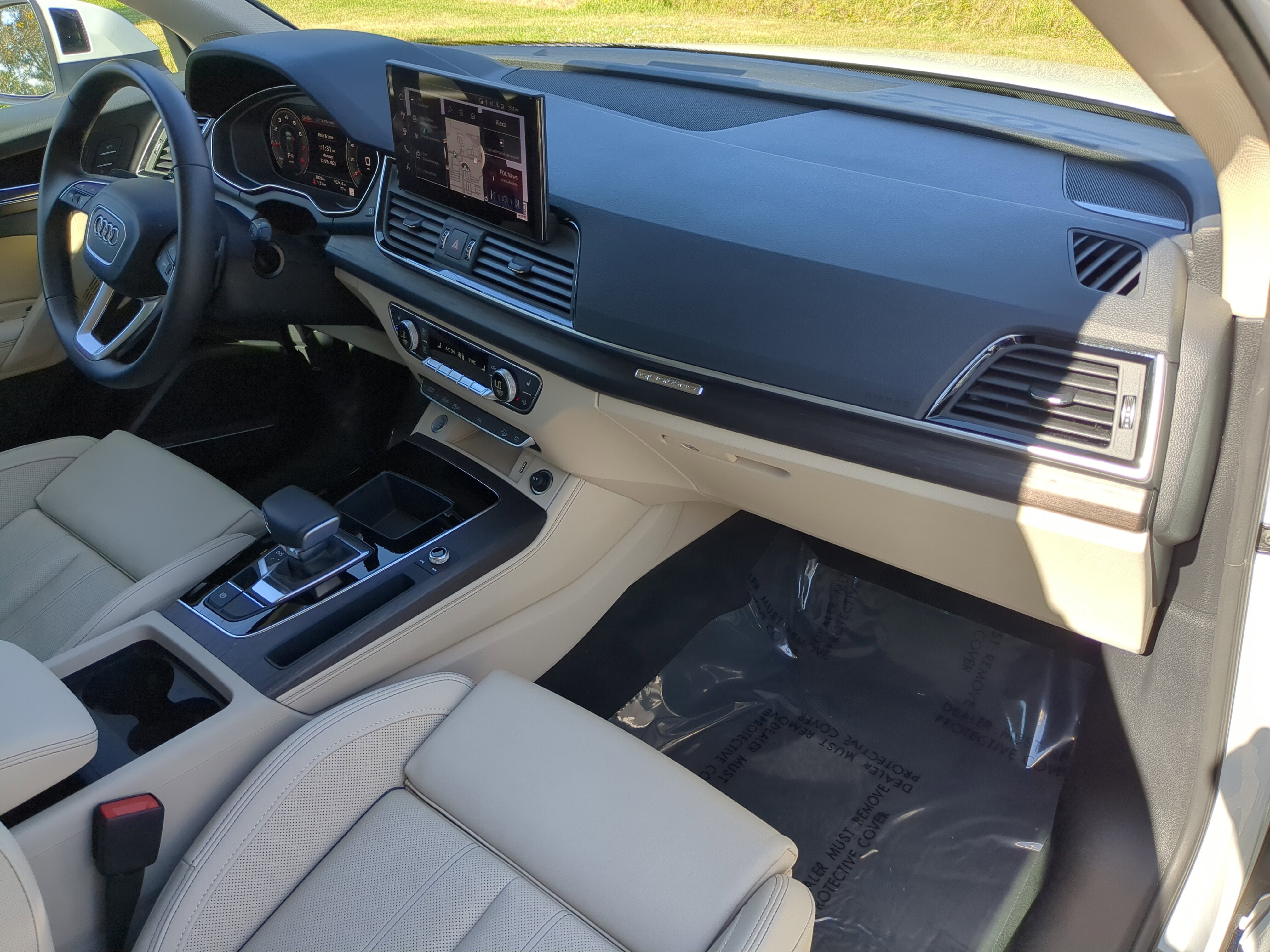 Certified 2025 Audi Q5 2.0T Premium Plus image 12