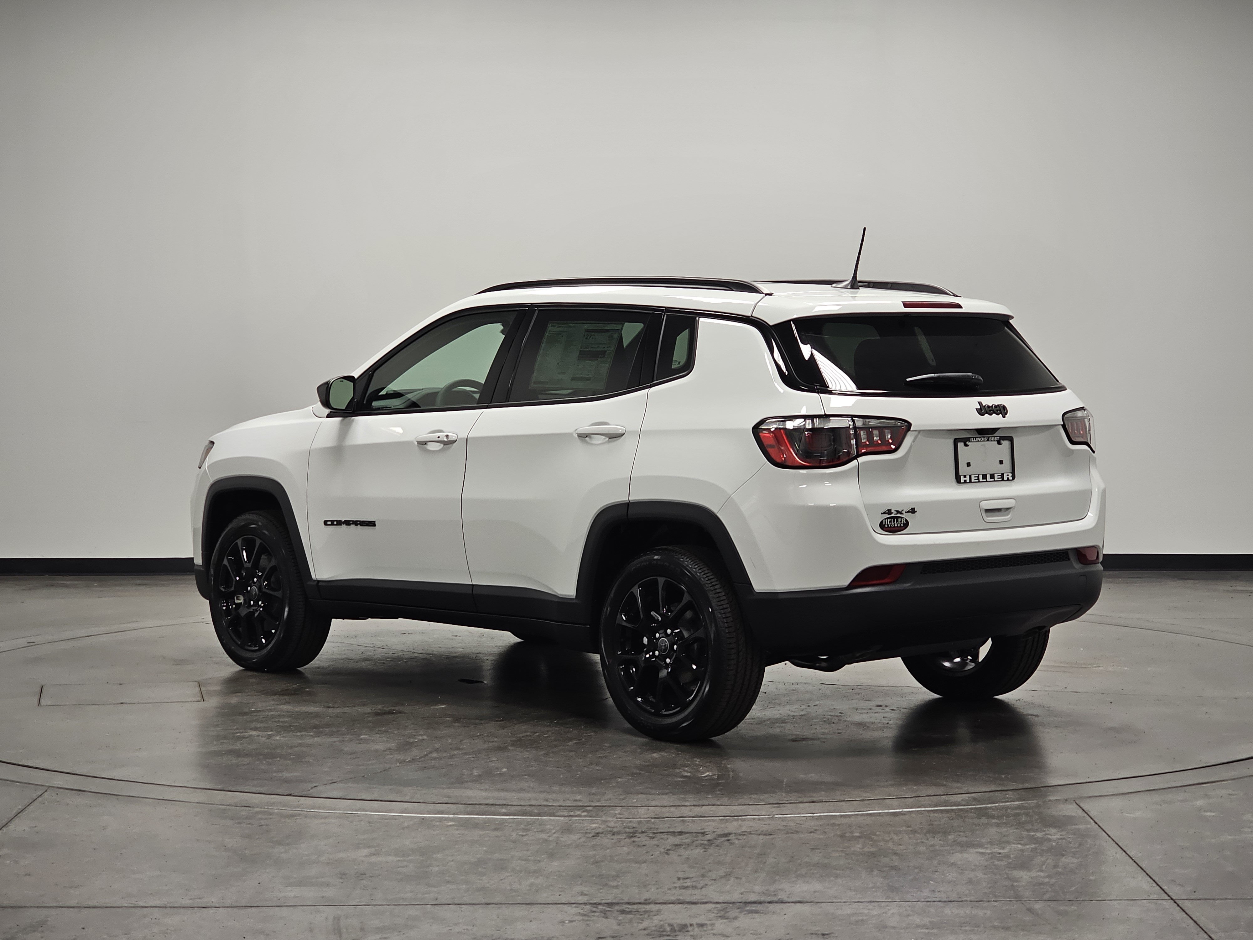 New 2025 Jeep Compass Latitude w/ Sun & Sound Group AWD/4WD image 6